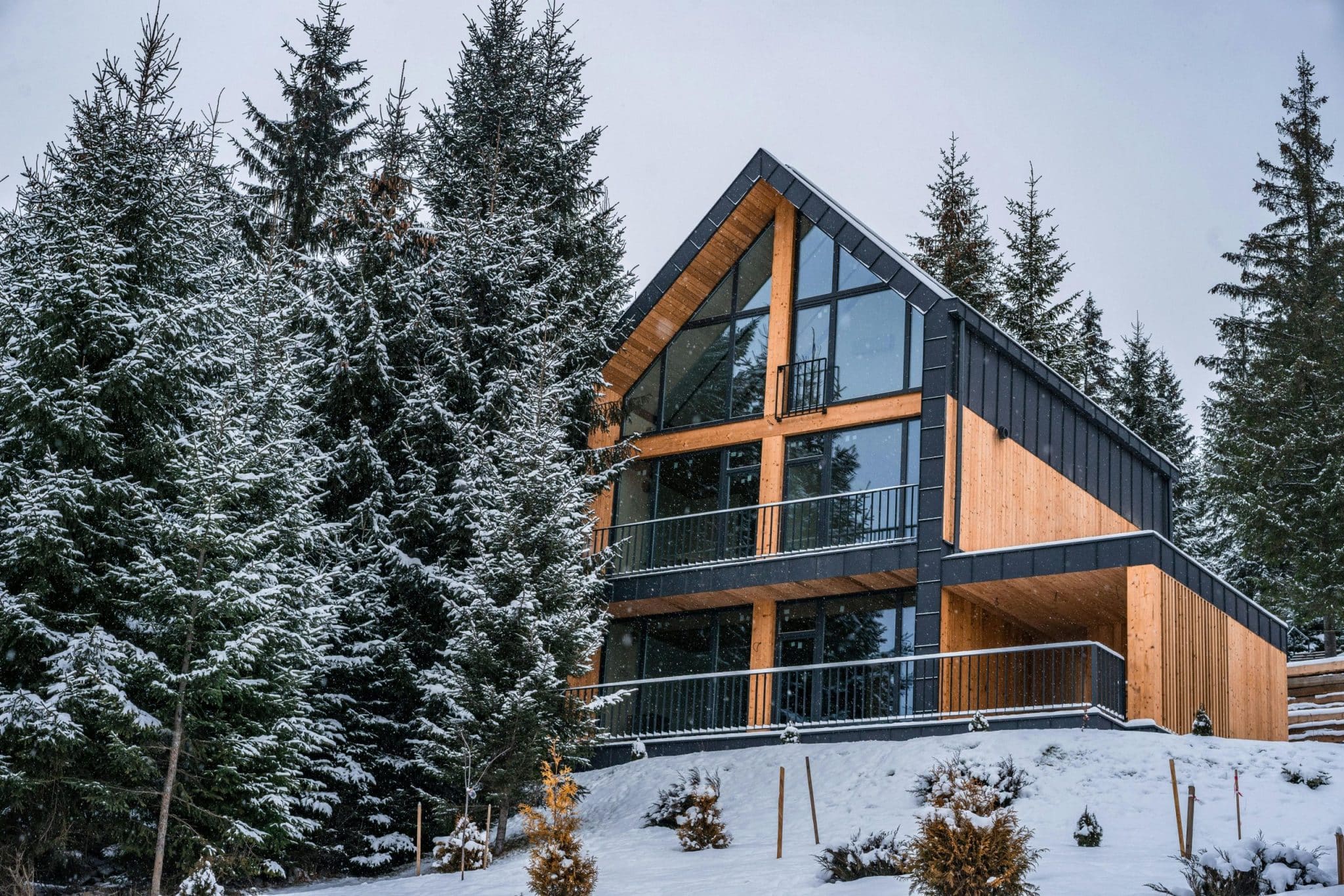 Winter Escapes: Cabin Retreats for Romantic Getaways