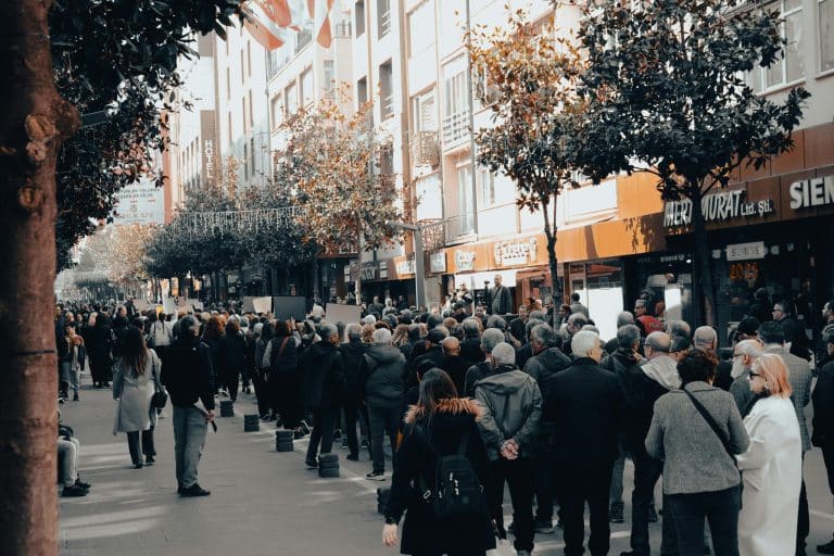 Shopping in Smart Cities: How Urban Planning Is Changing Retail