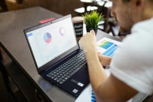 Data-Driven Shopping: How Retailers Use Analytics to Enhance Experience