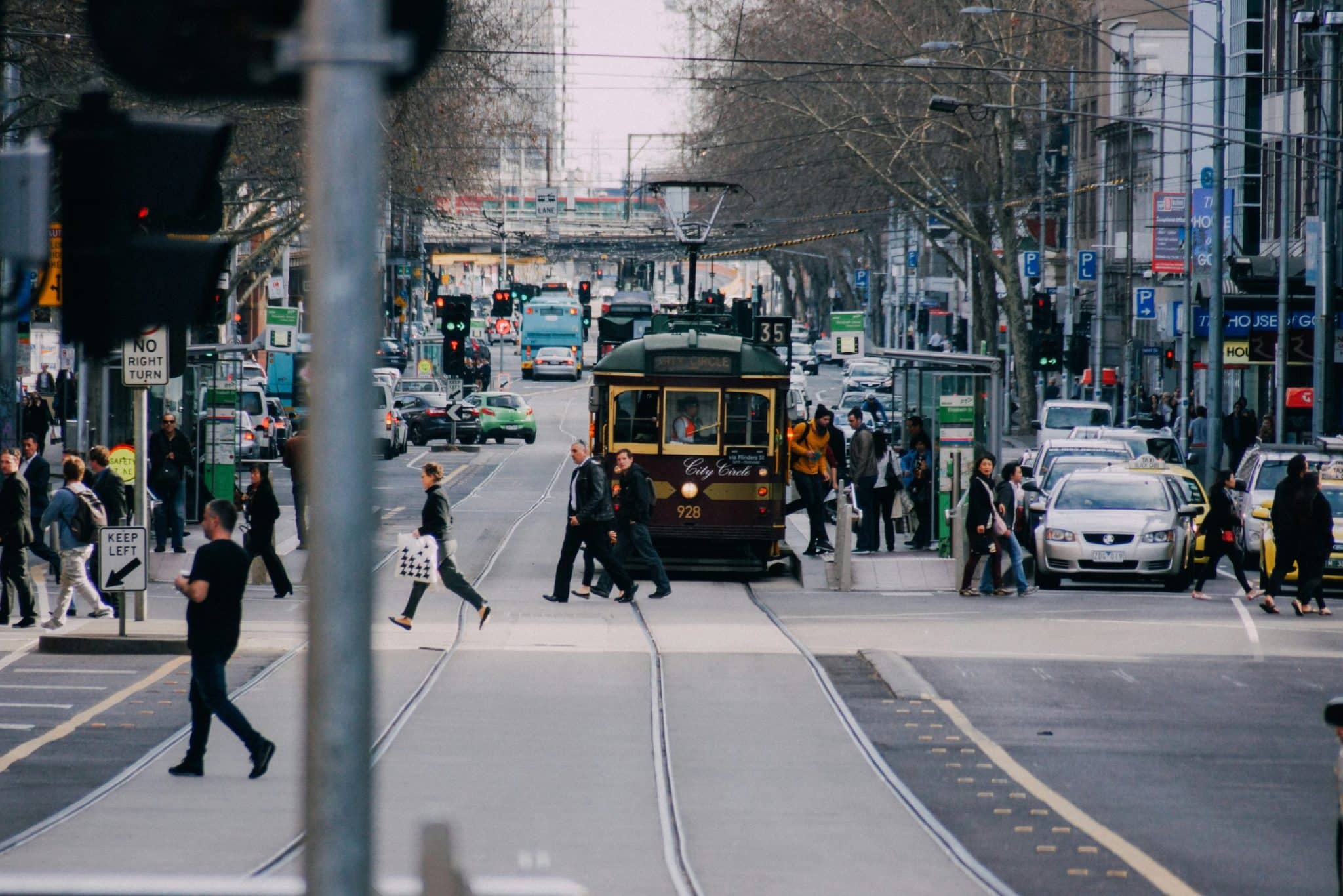 How Vehicle-to-Vehicle Communication Will Prevent Accidents