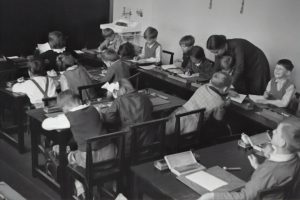 AI Tutors 24/7: How Chatbots Fill Learning Gaps After School Hours